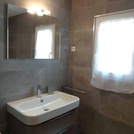 فيلة La Menade *