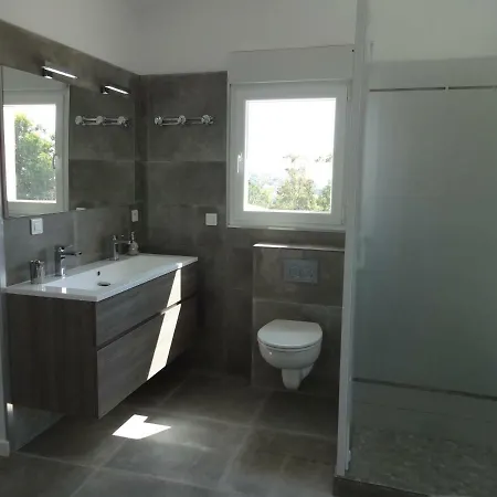 فيلة La Menade لي إيسامبر