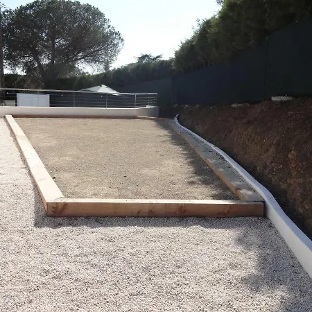 La Menade * لي إيسامبر