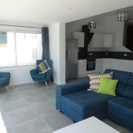 La Menade * لي إيسامبر