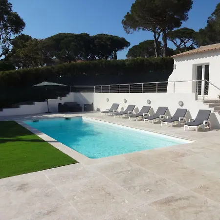 La Menade * لي إيسامبر