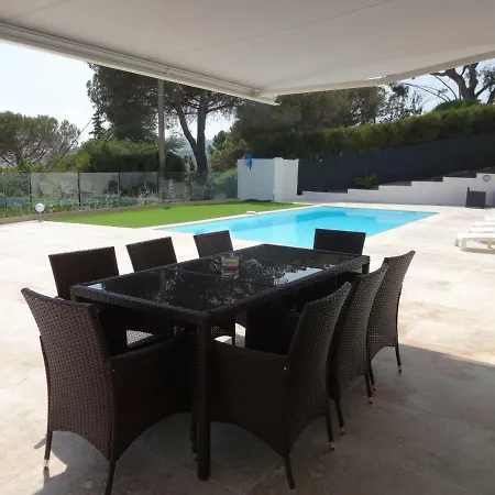 וילה La Menade *